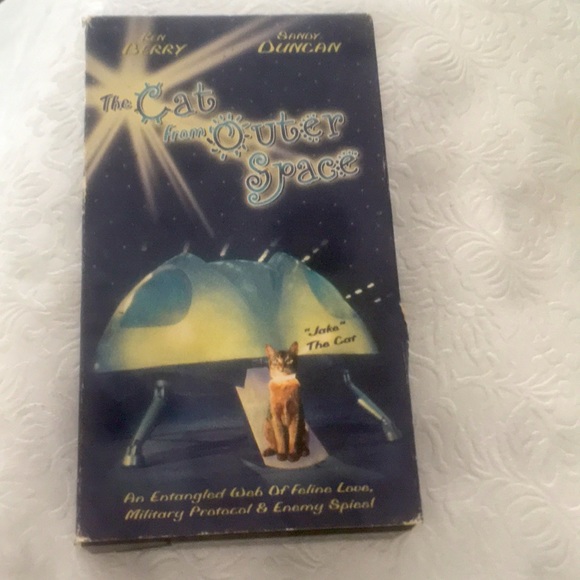 VTG VHS#SV10716 The Cat From Outer Space - Picture 1 of 6